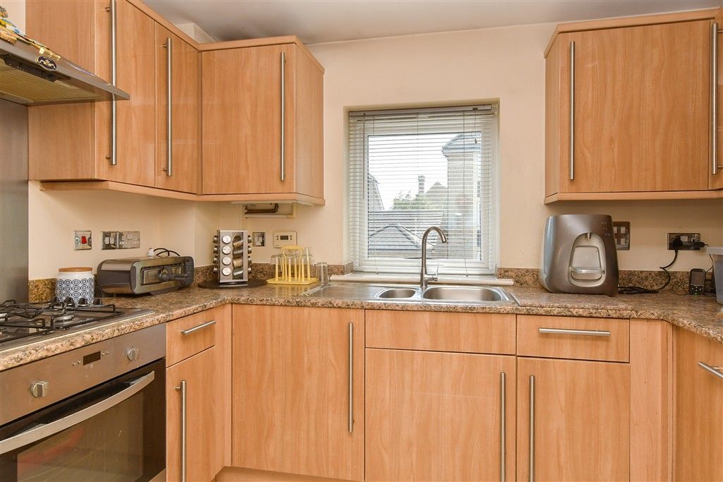 Property photo 2 of 7 Kitchen