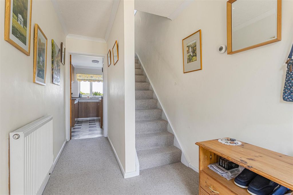 Property photo 3 of 15 18_90084.Jpg