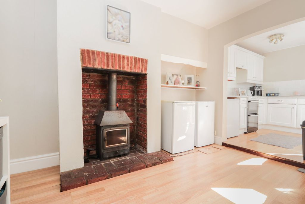 Property photo 2 of 9