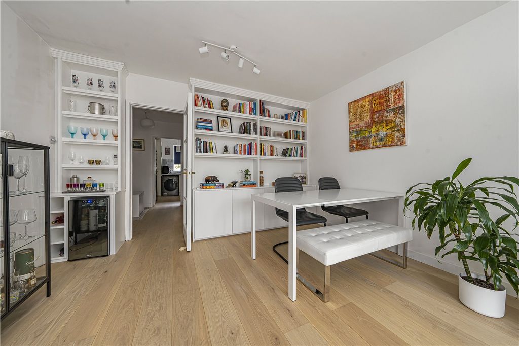 Property photo 3 of 17 Picture No. 06