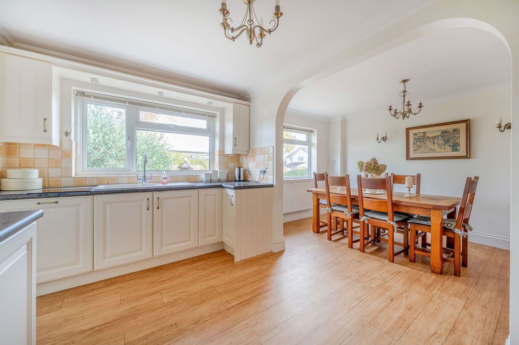 Property photo 3 of 23