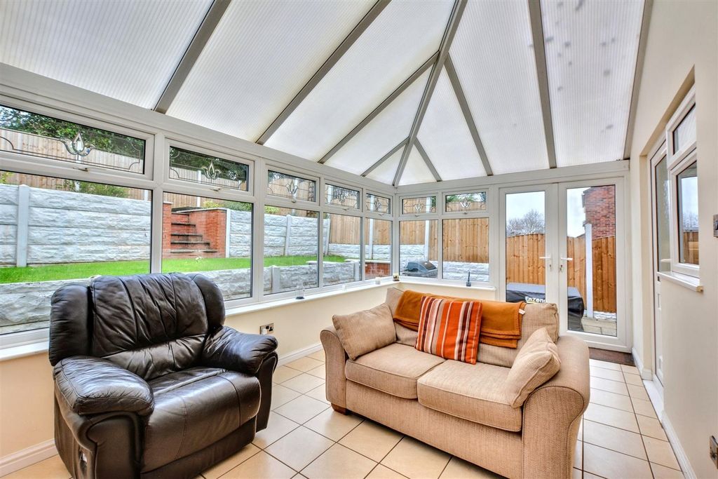 Property photo 2 of 30 Conservatory_1.Jpeg