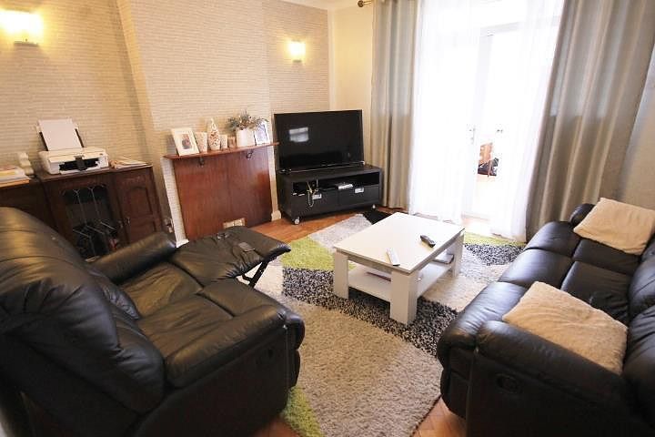 Property photo 2 of 7 Living Room