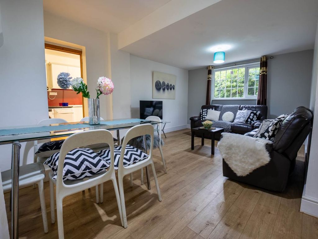 Property photo 1 of 20 4_Downs_Road_Canterbury-9