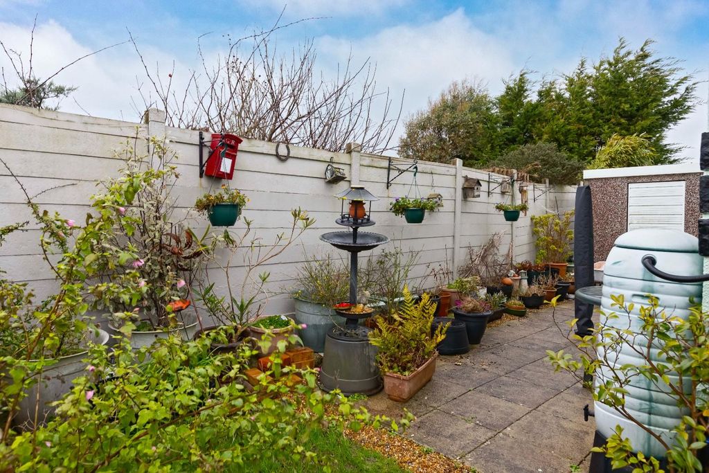 Property photo 3 of 23 Haigh Close_20.Jpg