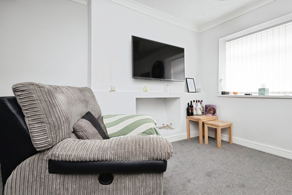 Property photo 2 of 13 Pbox-Img.Jpg