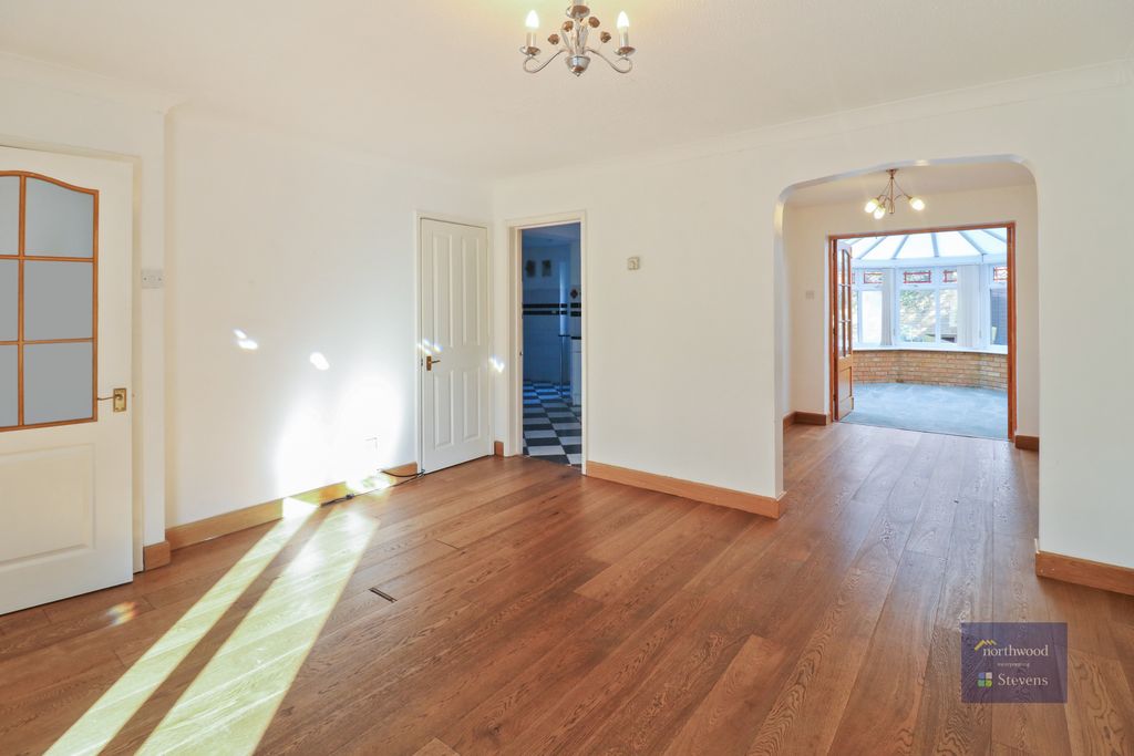 Property photo 2 of 23