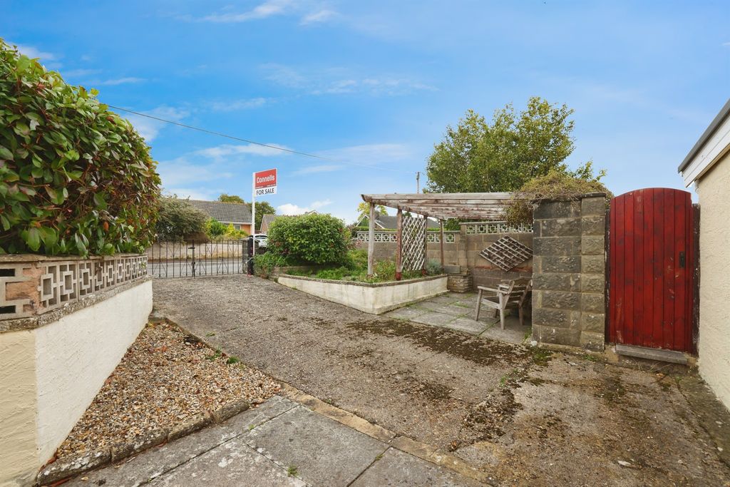 Property photo 3 of 16