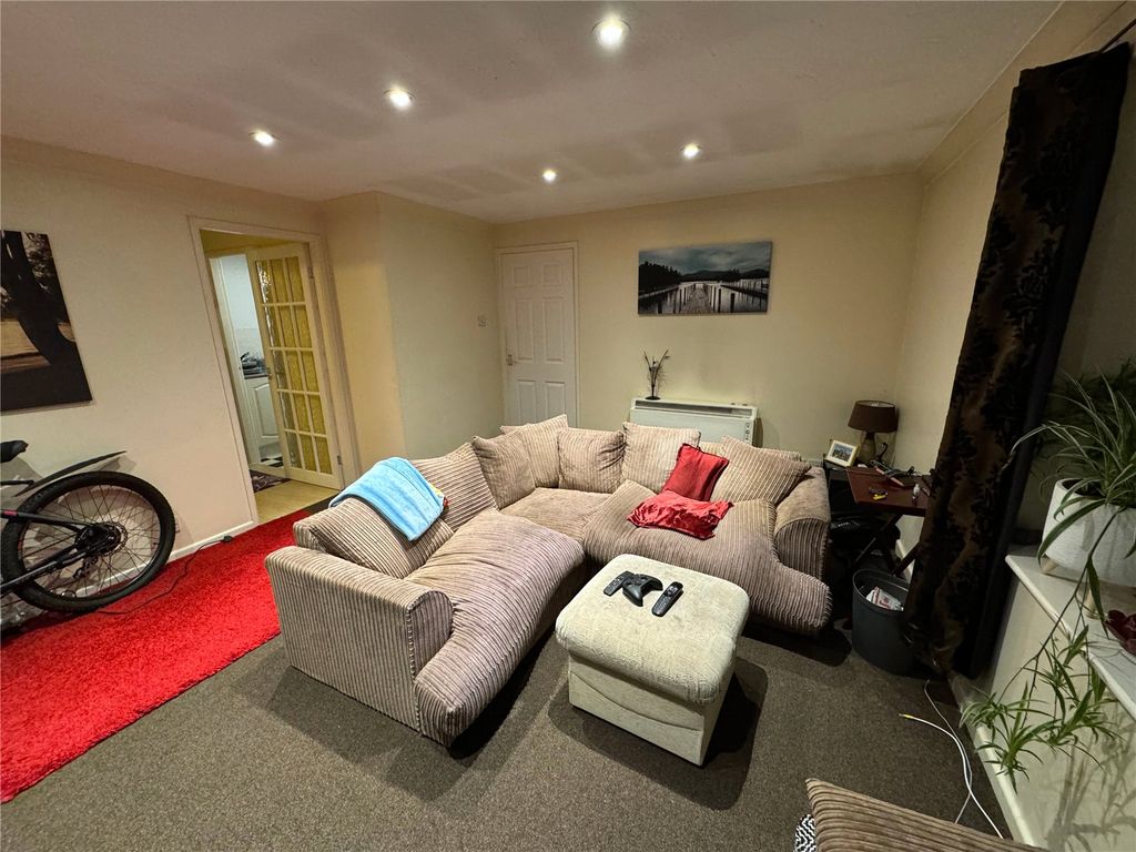 Property photo 3 of 7 Picture No. 05