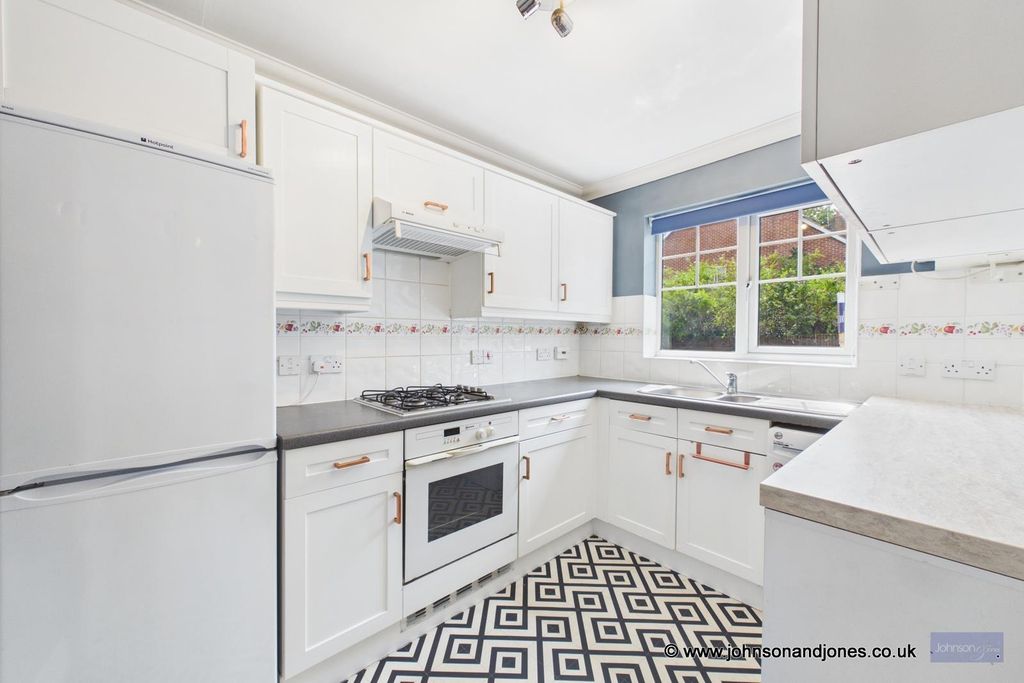 Property photo 2 of 19 3 Kitchen.Jpg