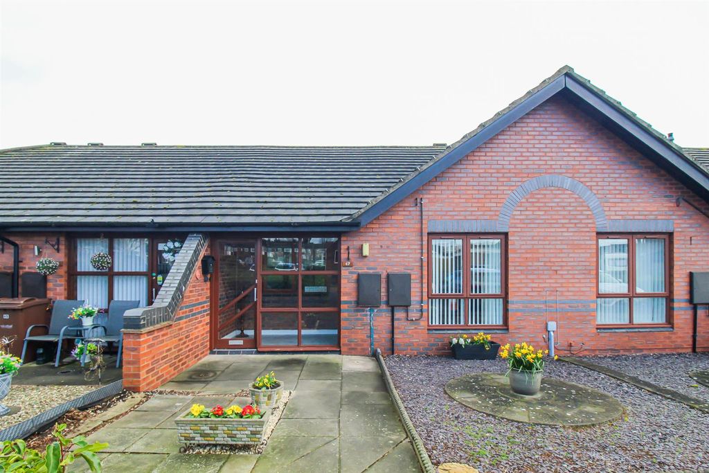 Property photo 1 of 9