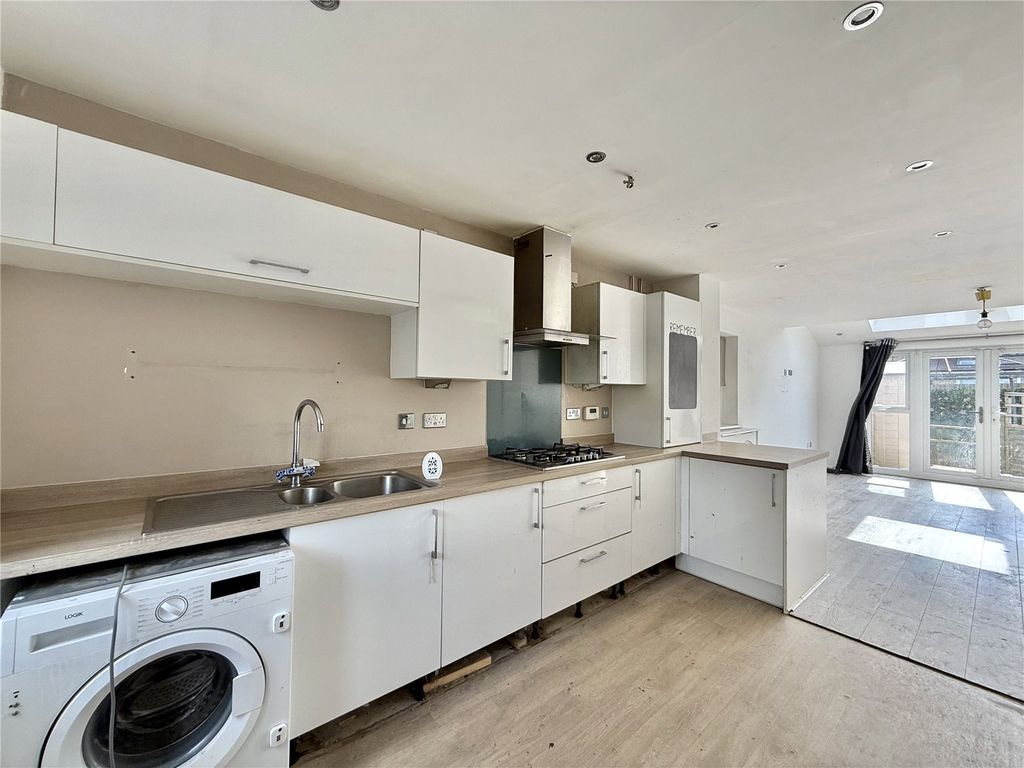 Property photo 2 of 7 Picture No. 11