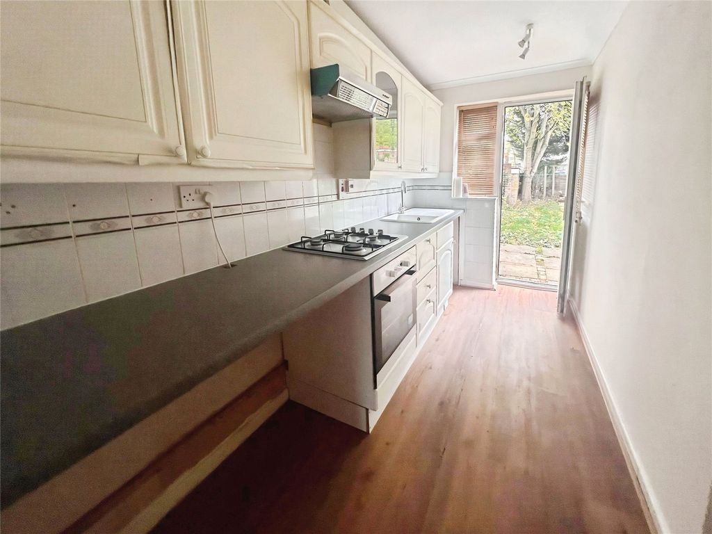 Property photo 3 of 7 Kitchen