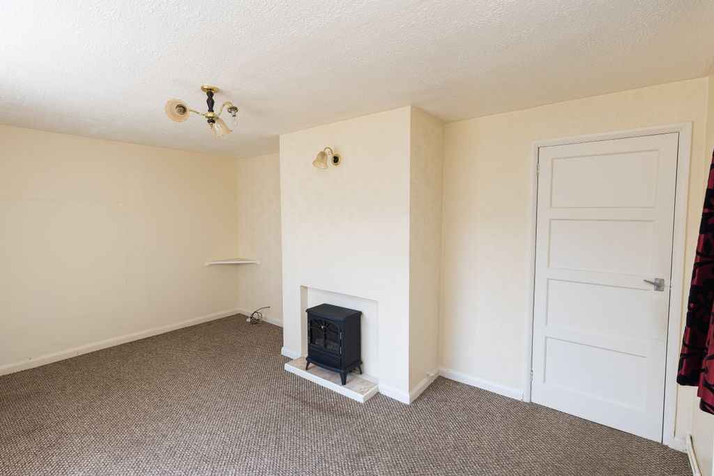 Property photo 3 of 16 9