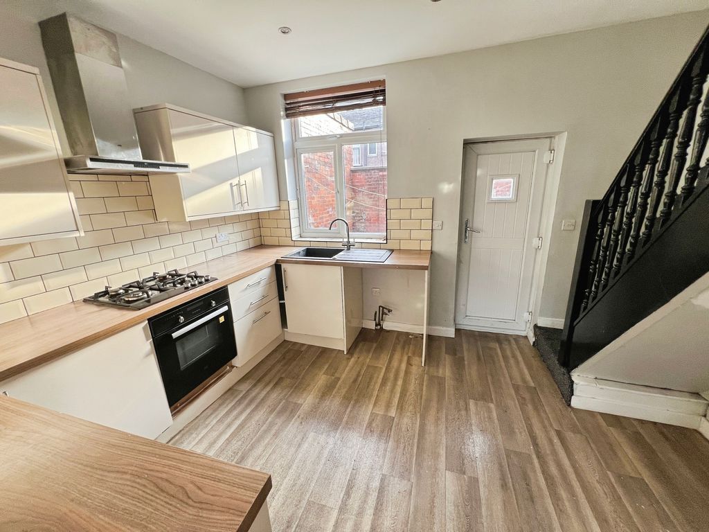 Property photo 2 of 13 Kitchen