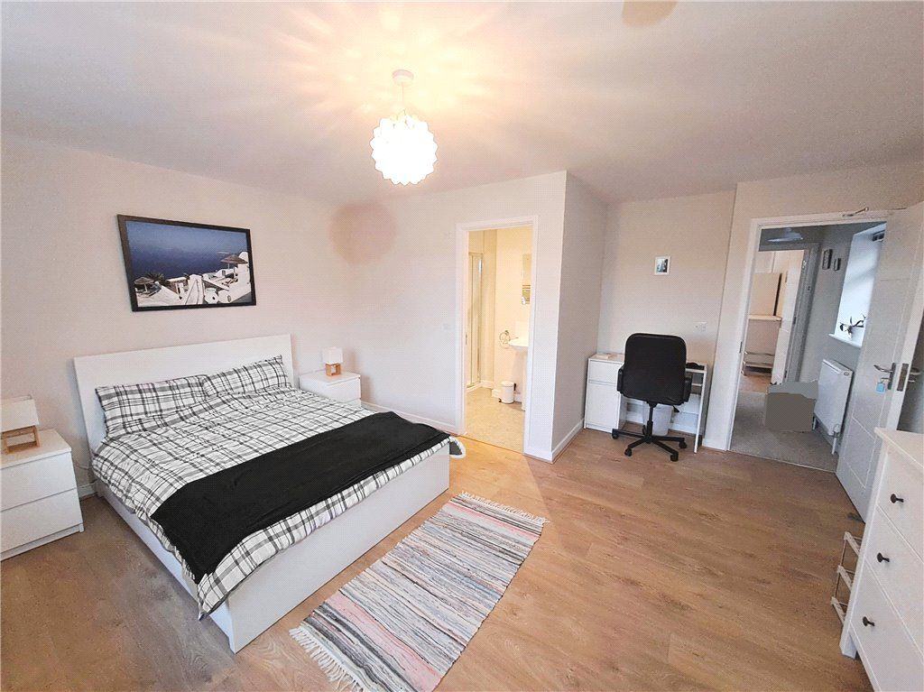 Property photo 1 of 11 Bedroom