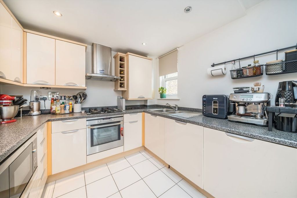 Property photo 3 of 7