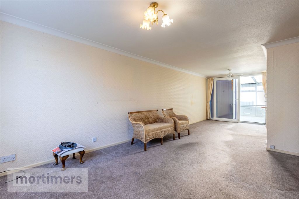 Property photo 2 of 20 Living Room