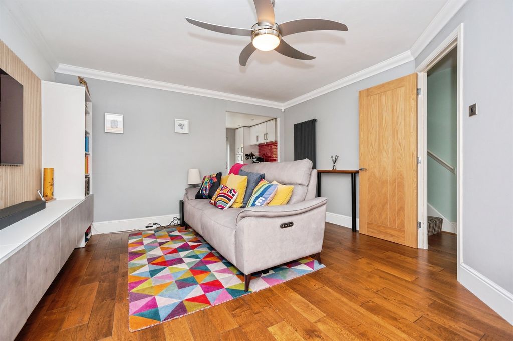 Property photo 3 of 16