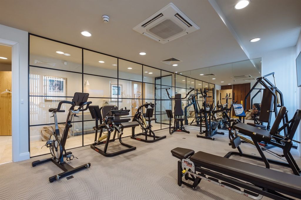 Property photo 2 of 12 Gym