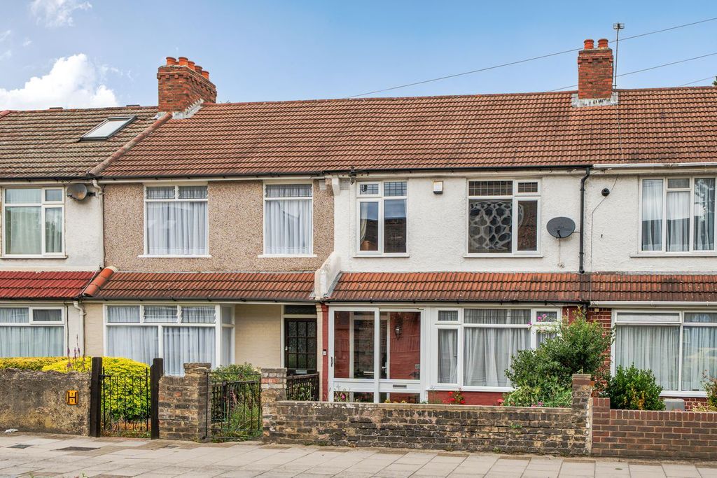 Property photo 1 of 17