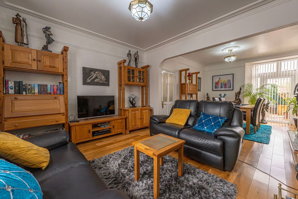 Property photo 3 of 38