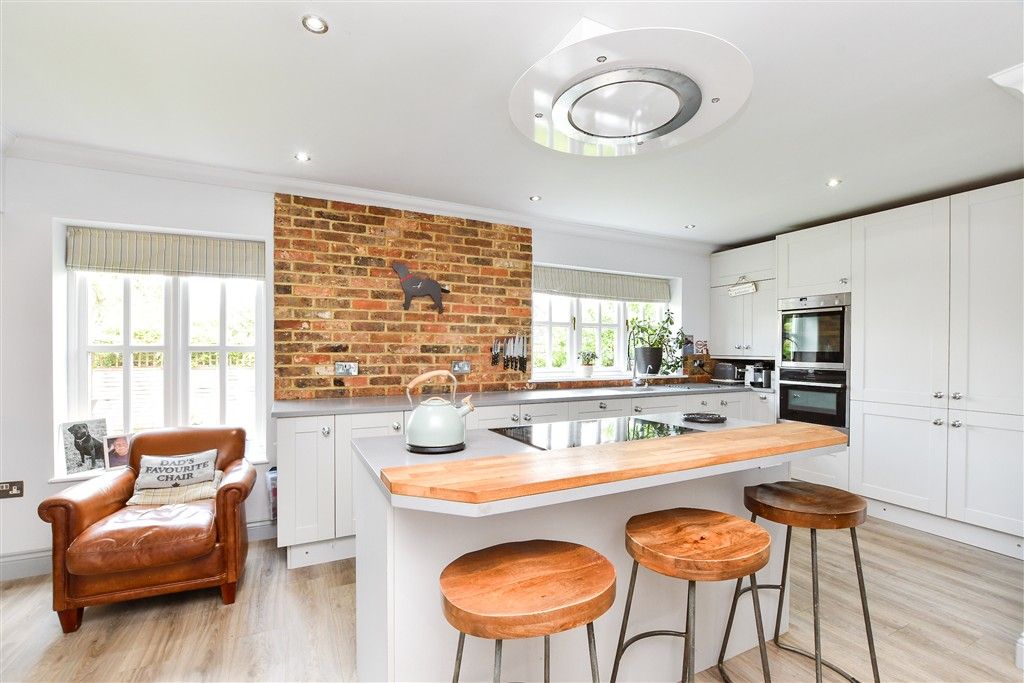 Property photo 3 of 30 Kitchen/Dining Area