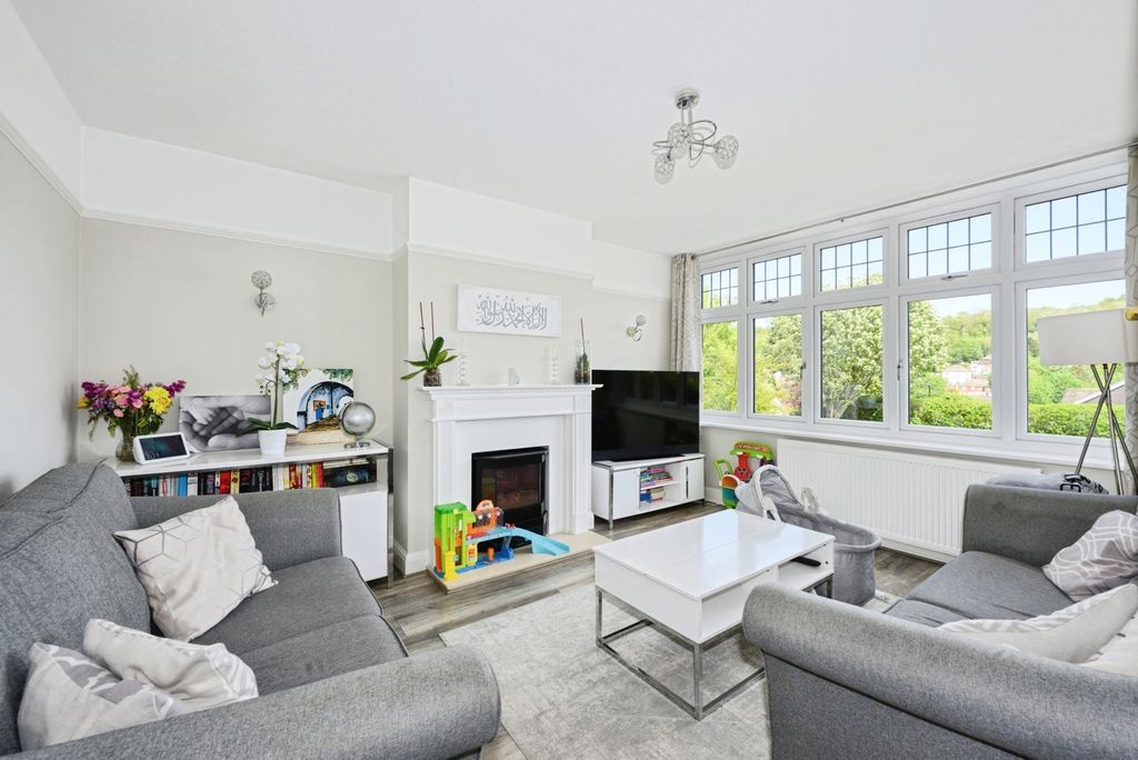 Property photo 2 of 16 Pbox-Img.Jpg