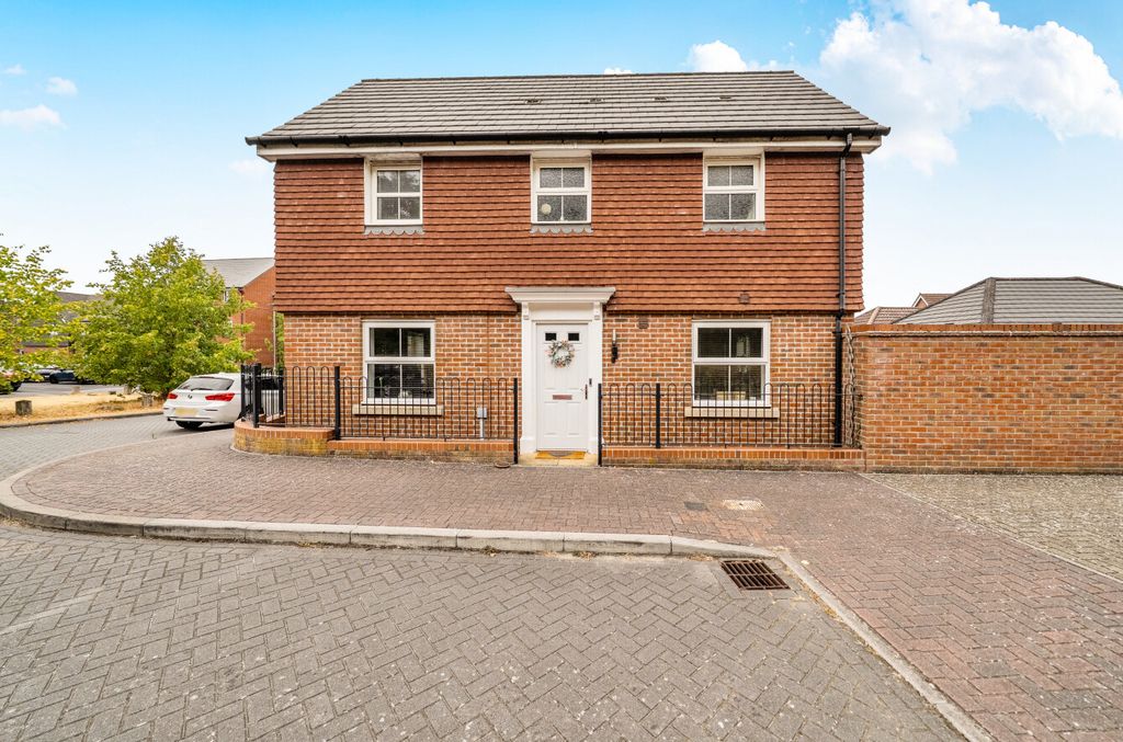 Property photo 1 of 18 1509920-20-6A847B...