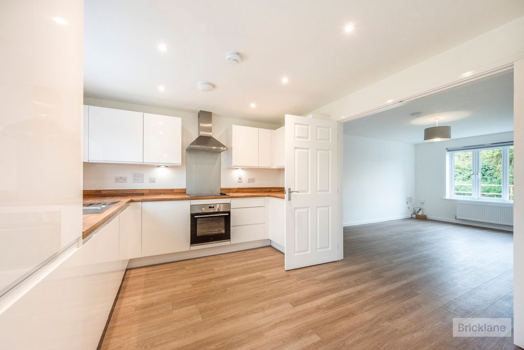 Property photo 2 of 13 Image