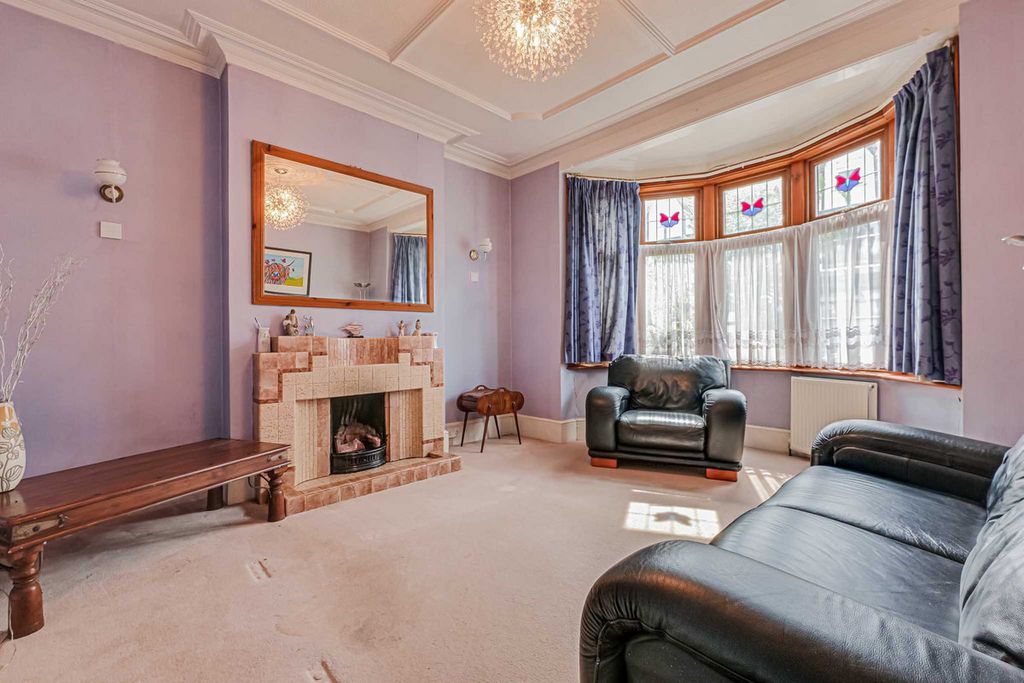 Property photo 2 of 21