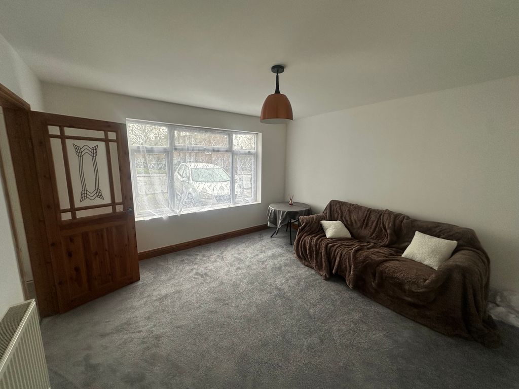 Property photo 1 of 15 Living Room