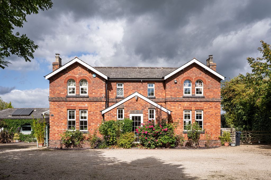 Property photo 1 of 36