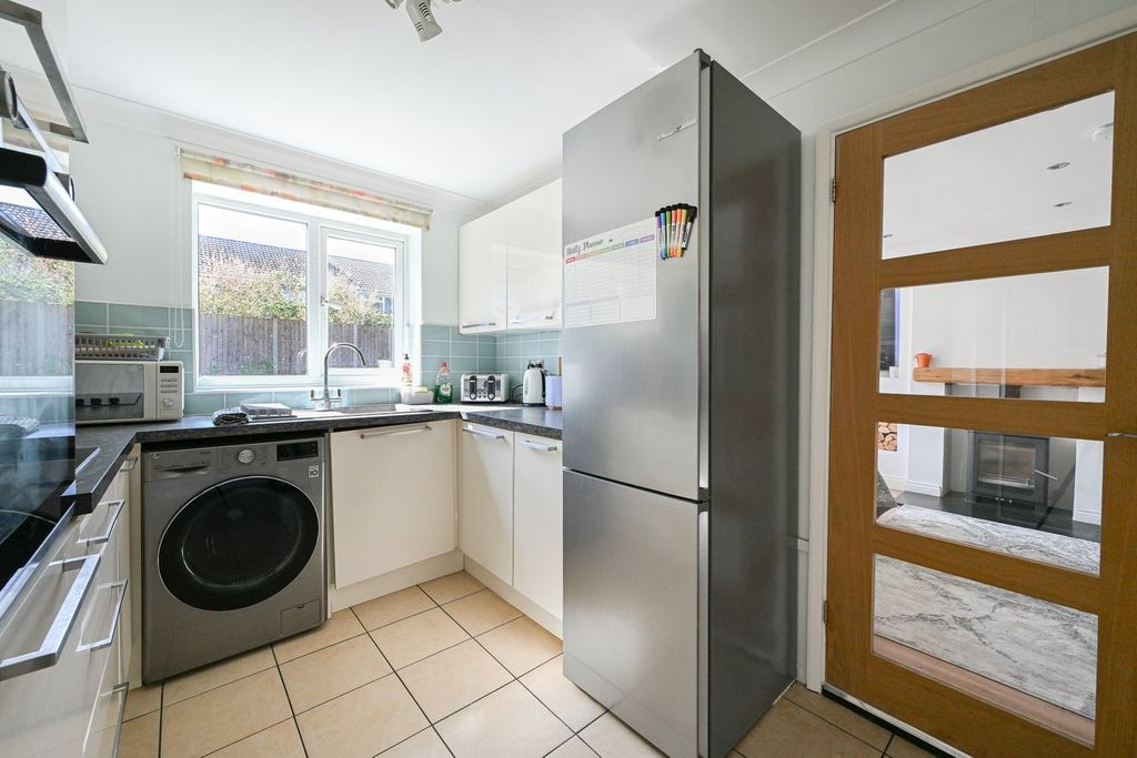 Property photo 3 of 11