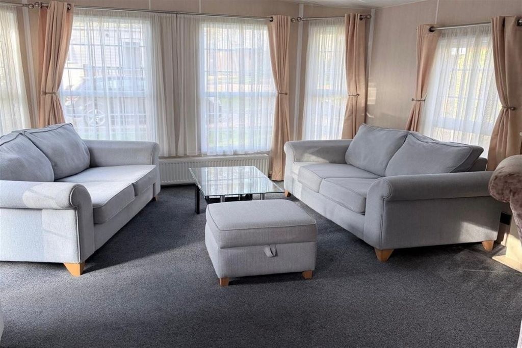 Property photo 2 of 9 Living Area