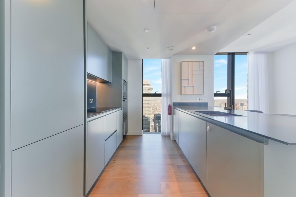 Property photo 2 of 12 Image