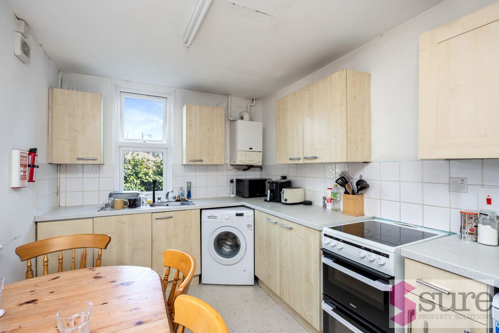 Property photo 3 of 13 Coventry Street, 68-013