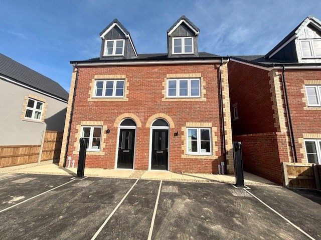 Property photo 1 of 9 Front