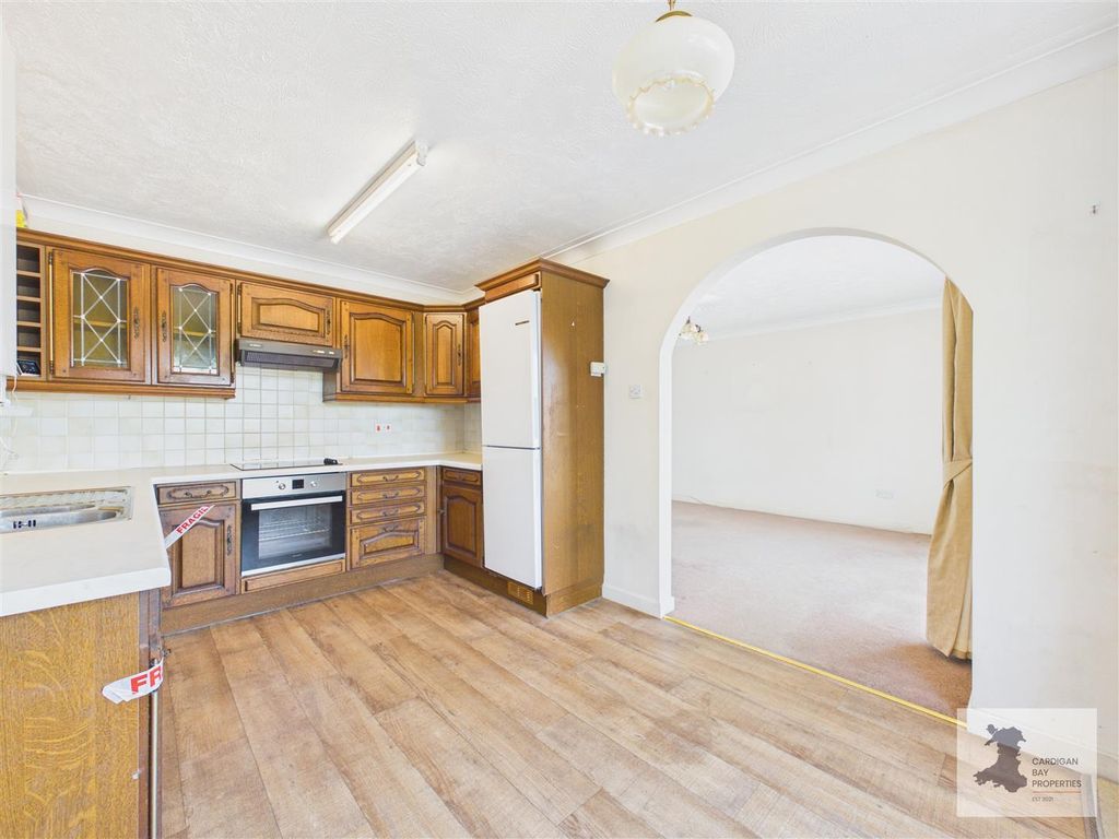 Property photo 3 of 25 Kitchen/Diner