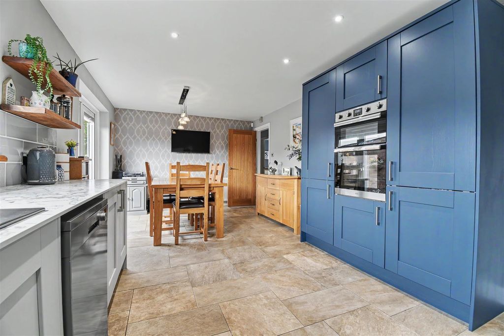 Property photo 3 of 31 Kitchen Dining Room