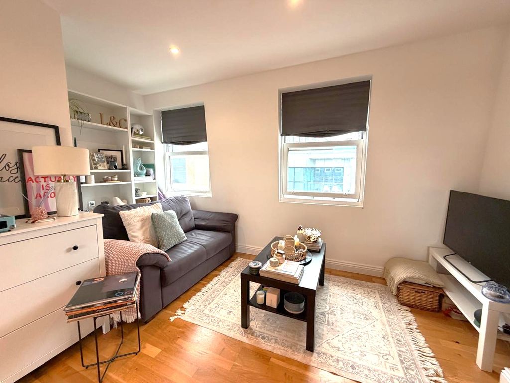 Property photo 3 of 6