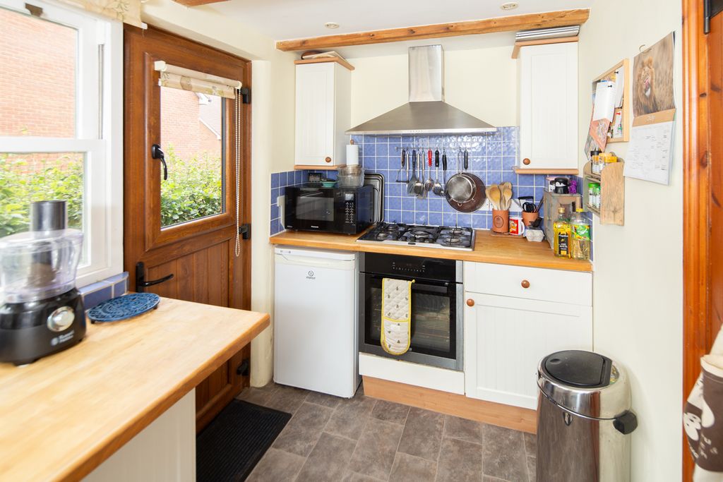 Property photo 3 of 16 Kitchen