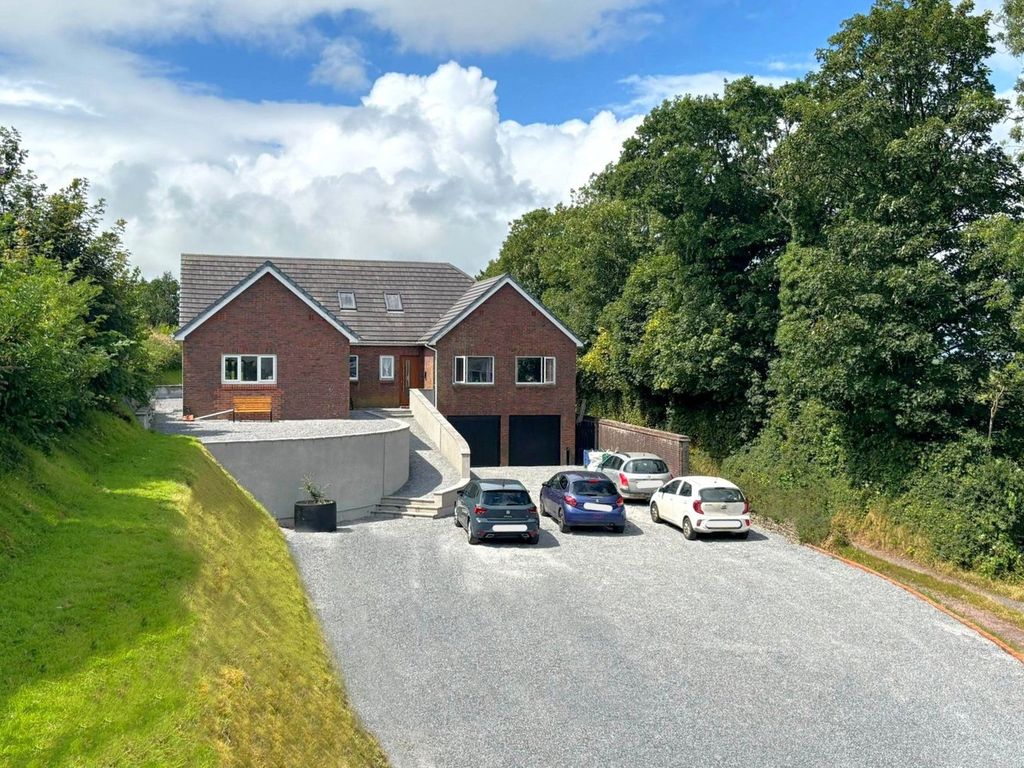 Property photo 1 of 31