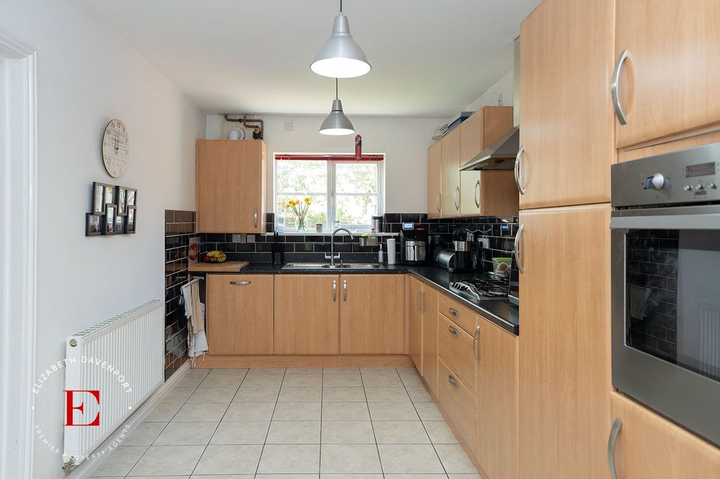 Property photo 3 of 23