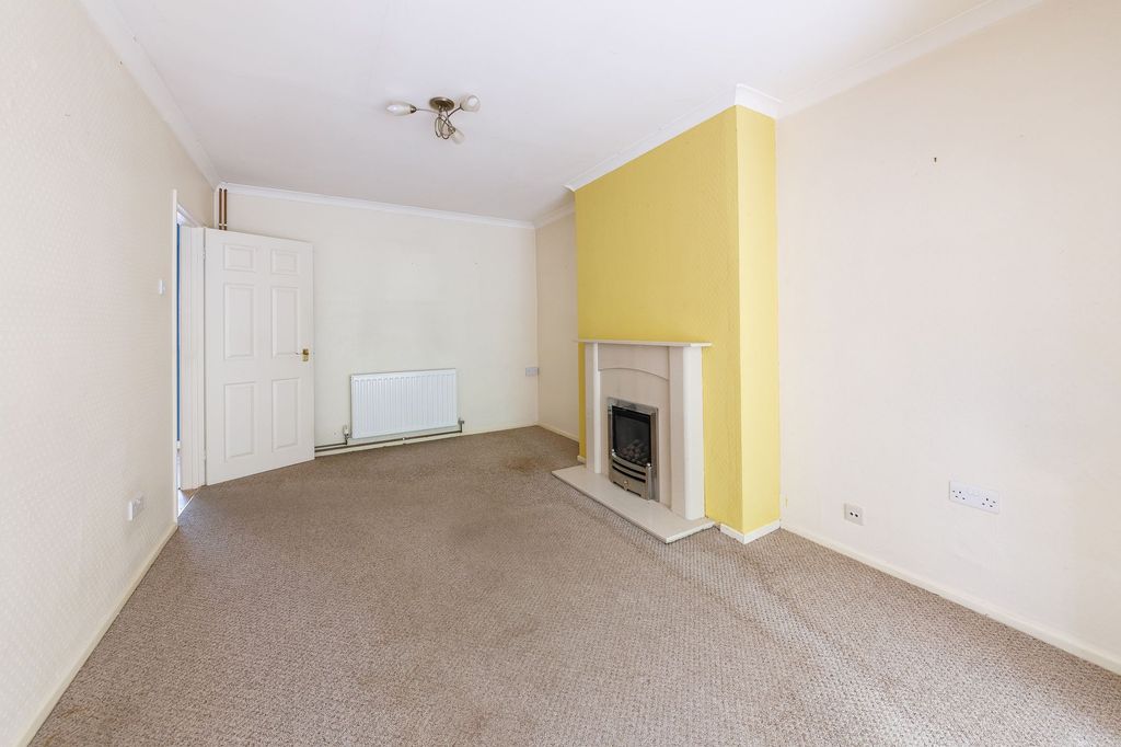Property photo 2 of 19