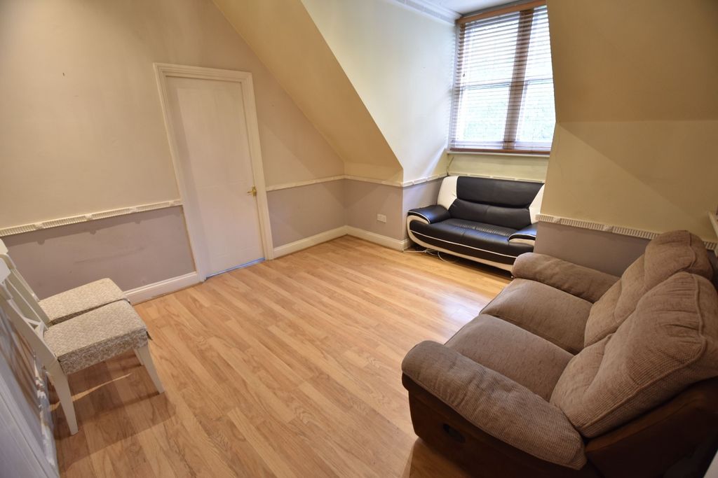 Property photo 2 of 6 5004471