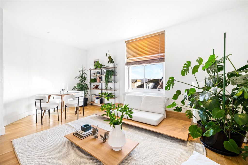 Property photo 3 of 15 Picture No. 04