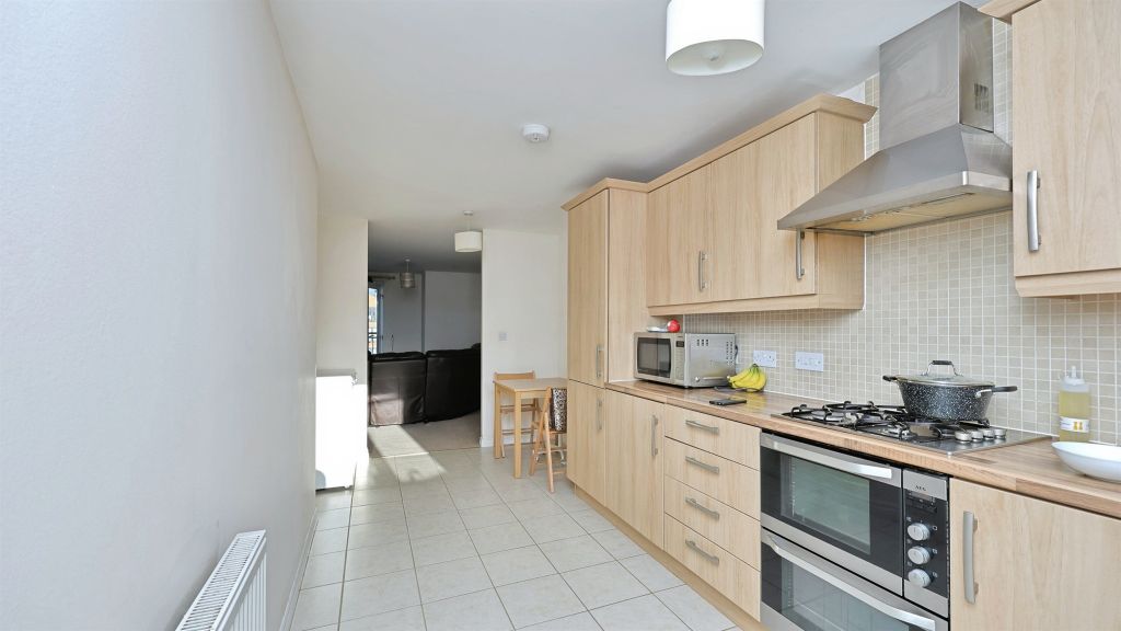 Property photo 2 of 14