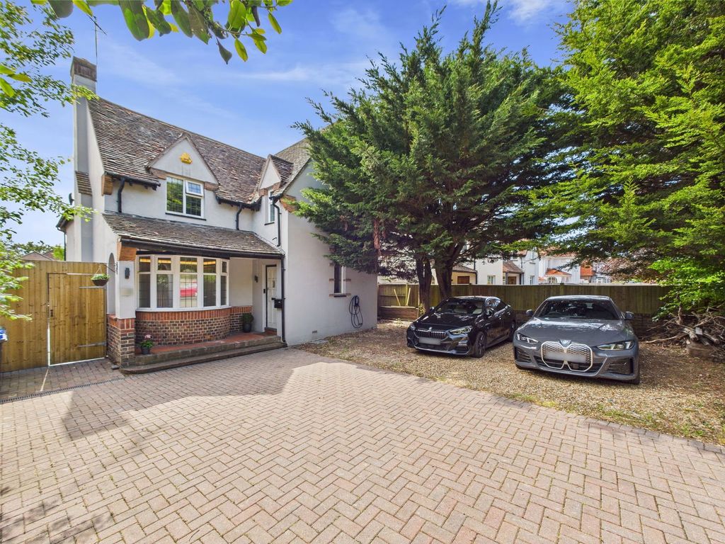 Property photo 1 of 28