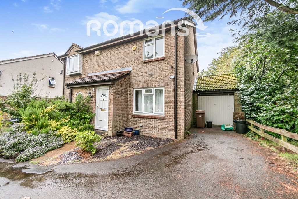 Property photo 1 of 11 Front